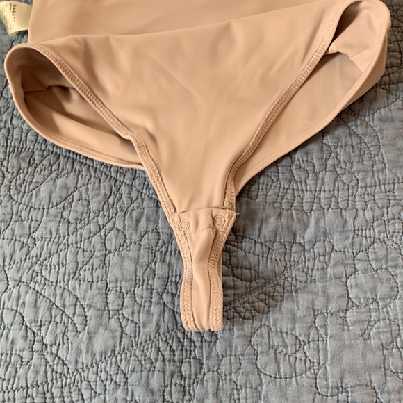Aritzia Babaton Bodysuit - Picture 5 of 6